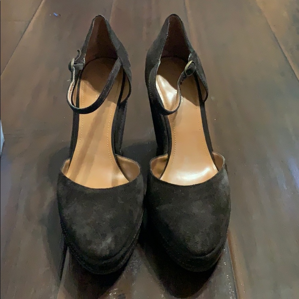 Lightly worn Nine West shoes